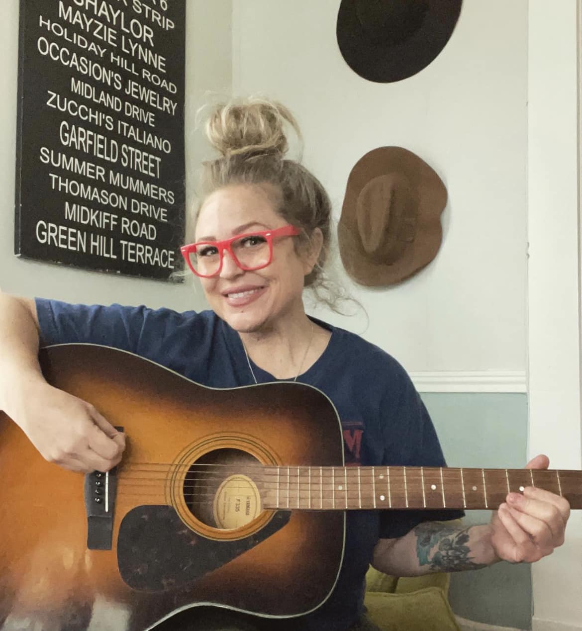 Holli Garet Live at Eis